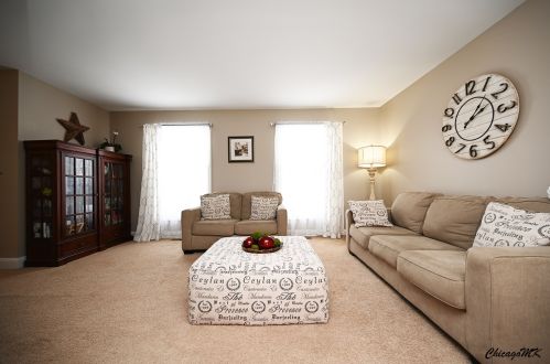 800 Saratoga Ln, Buffalo Grove, IL 60089-4226