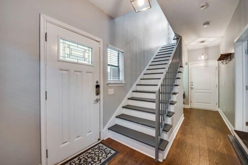 4202 Cabell Dr, Dallas TX  75204-3657 exterior