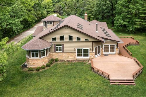 2759 Deerfield Rd, Bannockburn IL  60015-3809 exterior