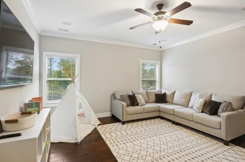 2574 Ashford Rd, Atlanta GA  30319-3204 exterior