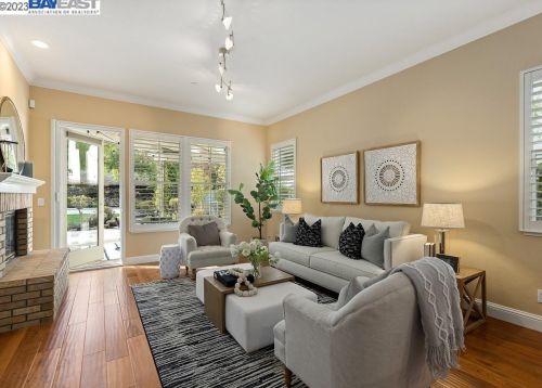 10864 Inspiration Cir, Pleasanton CA  94568-5562 exterior