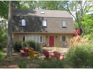 863 Fishing Bay Rd, Deltaville, VA 23043-2047