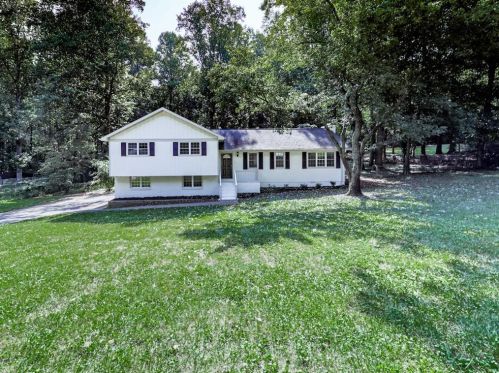 1070 Tanglewood Trl, Holly Springs, GA 30189-3646