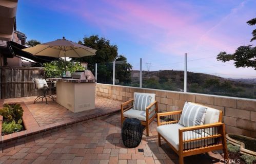 8086 Loftwood Ln, Orange, CA 92867-6511