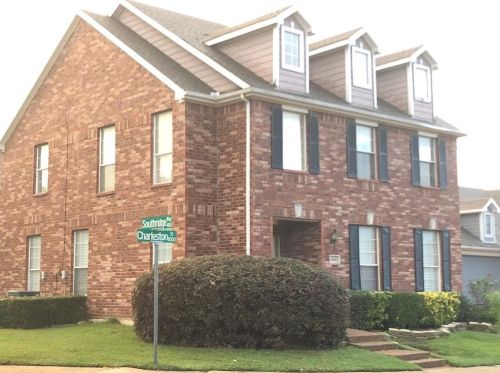 8303 Charleston St, Irving TX  75063-8013 exterior