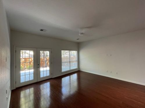 2220 Amur Dr, Austin TX  78745-2059 exterior