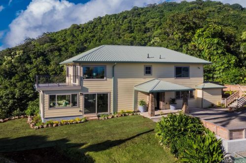 161 Kalaiopua Pl, Honolulu, HI 96822-5005