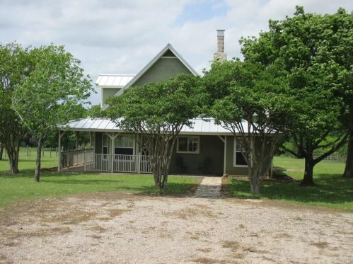 208 Monkey Rd, Webberville TX  78621-5506 exterior