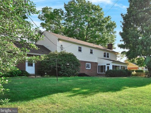 355 Richland Dr, Lancaster PA  17601-3631 exterior