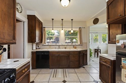 6268 Palm Ave, Riverside CA  92506-2021 exterior