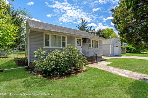 13 Central Pkwy, Berkeley Township, NJ 08721-2414