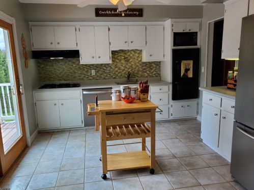 30 Slope Dr, Hackettstown NJ  07840-4124 exterior