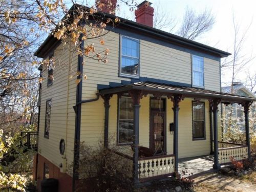 340 Vine St, Staunton, VA 24401-4354