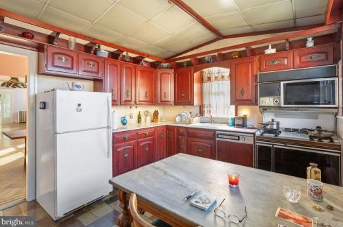 4541 Larchwood Ave, Philadelphia PA 19143-1913 exterior