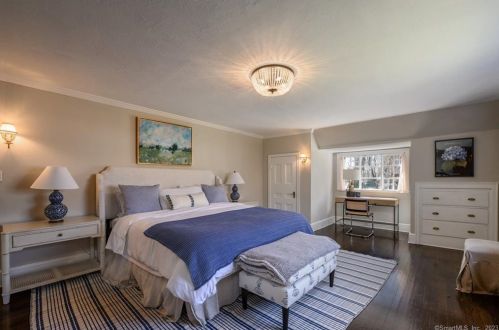 4 Jarvis St, Norwalk CT  06851-2824 exterior