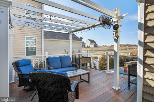 491 Lord Fairfax St, Charles Town, WV 25414-2603