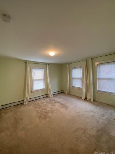 58 Grove St, Windsor Locks CT  06096-1828 exterior