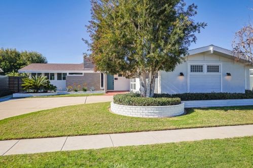11631 Davenport Rd, Los Alamitos CA  90720-3833 exterior