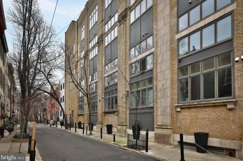 415 19th St, Philadelphia PA  19130-0038 exterior