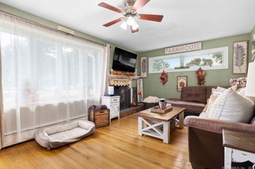 102 Kelly Rd, Wapping, CT 06074-3127