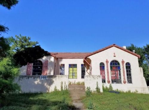 306 Main St, Argonia, KS 67004-8205
