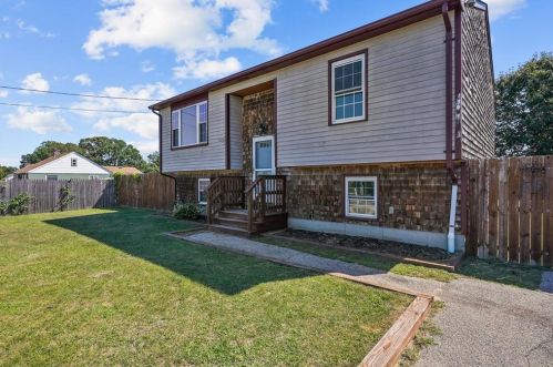 114 Wilbur Ave, Warwick, RI 02889-3838