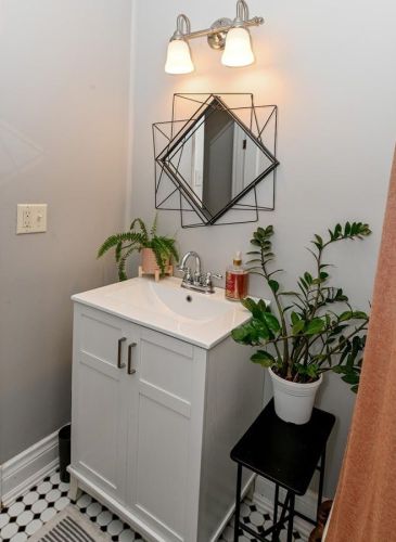 2612 Hemlock St, Cincinnati OH  45206-1608 exterior