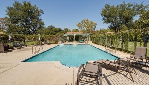 5115 Fort Clark Dr, Austin, TX 78745-2437