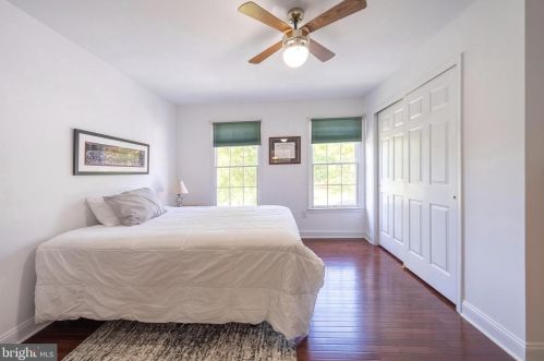 19 Walker Dr, Princeton NJ 08540-2324 exterior