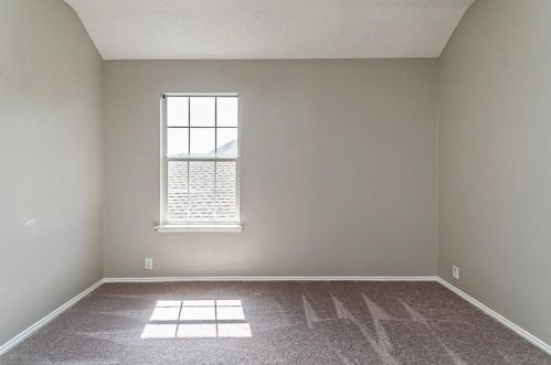 4621 Parkview Ln, Fort Worth TX  76137-5457 exterior