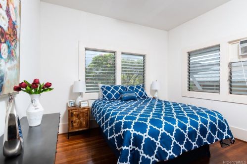 1011 14 Ave, Honolulu HI  96816-3640 exterior