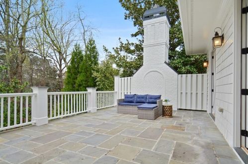2672 Ellwood Dr, Atlanta GA  30305-3866 exterior