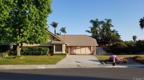 913 Chablis Ln, Vista, CA 92083-5570