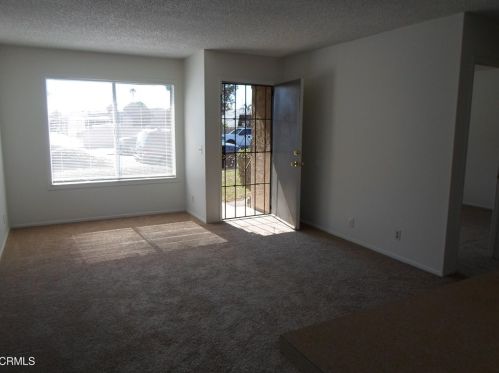 1744 Alexander St, Oxnard, CA 93033-4015
