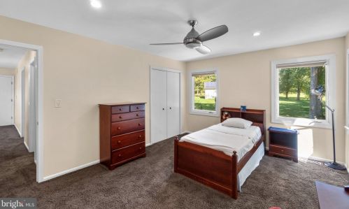 15025 Snowden Dr, Silver Spring MD 20905-5663 exterior