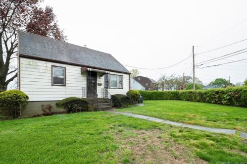 159 Mayflower Pl, Milford, CT 06460-4560