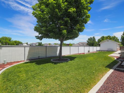 4662 8450, Taylorsville UT exterior