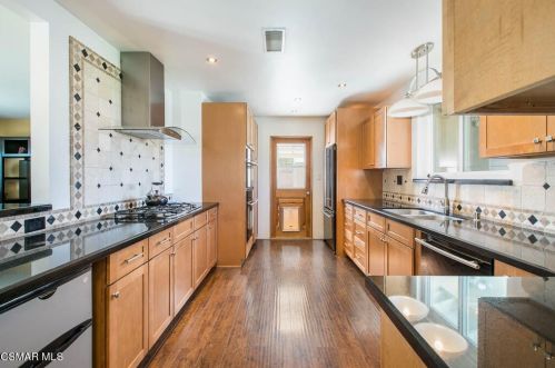 1776 Kearney Ave, Simi Valley, CA 93065-4536