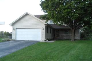 420 Farm Trl, Bull Valley, IL 60098-2436