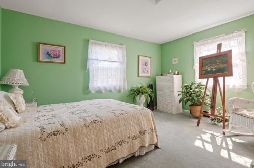 1883 Manchester Ln, Lancaster PA  17601-6210 exterior