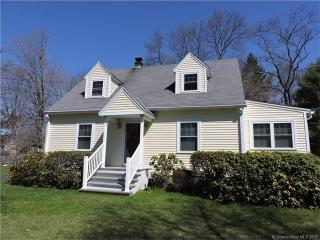 18 Lawson Dr, Waterbury, CT 06762-3128