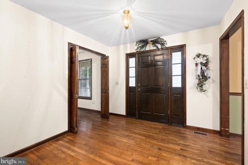 1000 Nine Mile Run Dr, Fredericksburg, VA 22407-2127
