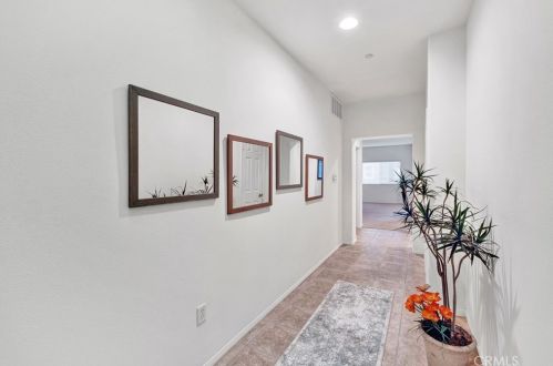 17796 Independence Ln, Santa Ana, CA 92708-4581