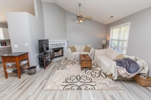 8215 Deliah Way, Gainesville, GA 30506-6847