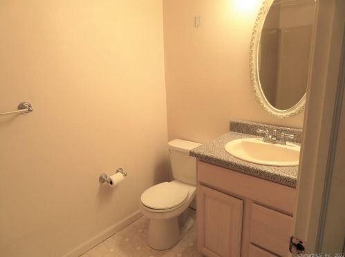 91 Riverview Rd, Niantic CT  06357-1129 exterior