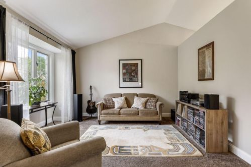 9063 Glacier Rd, Saint Paul MN  55125-3467 exterior