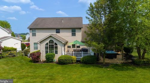 11 Rebecca Ln, York, PA 17403-4966