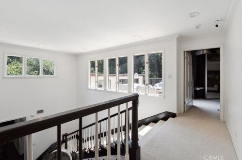 1566 Hillside Dr, Glendale CA  91208-2456 exterior