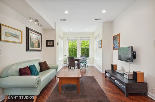 4654 Campbell Ave, Chicago, IL 60625-2937