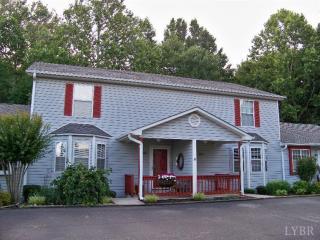 503 Goose Meadow Dr, Forest, VA 24551-2861